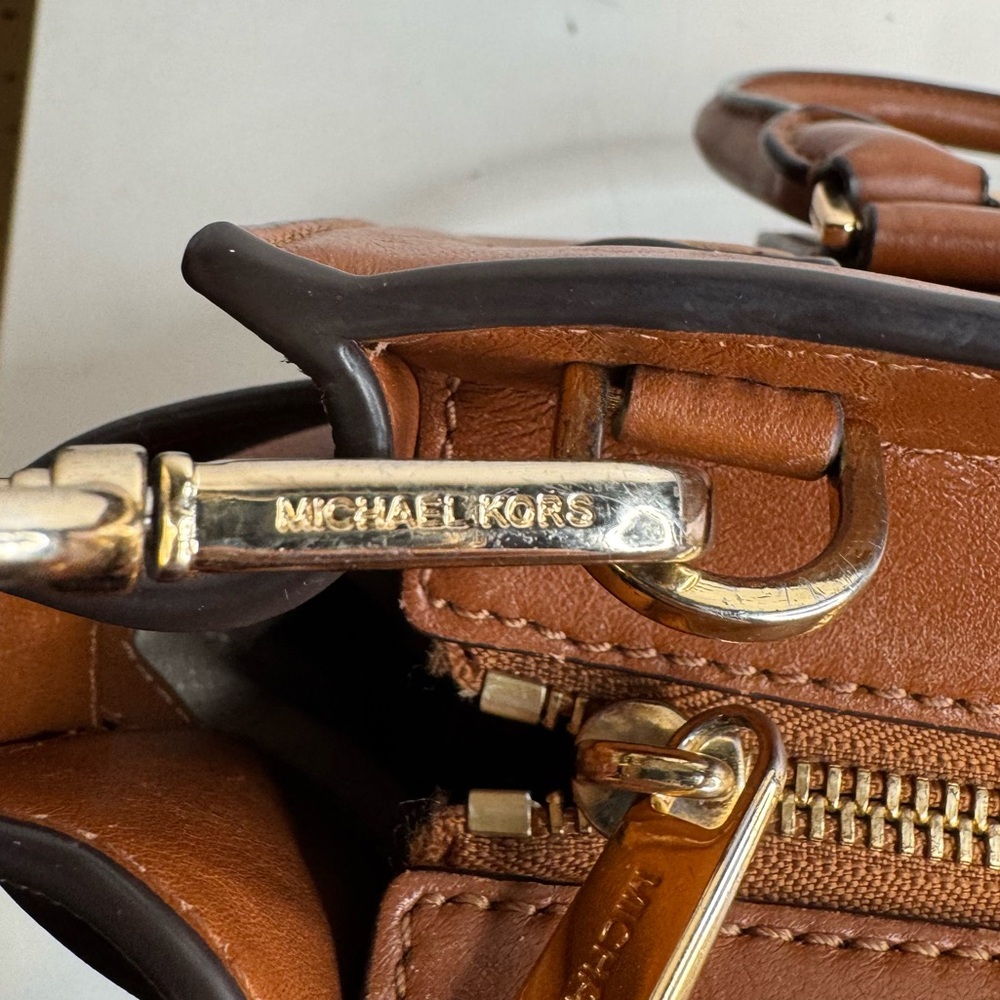 Michael‎ Kors | Hamilton Traveler Luggage Messenger Leather Crossbody Handbag - Picture 12 of 16